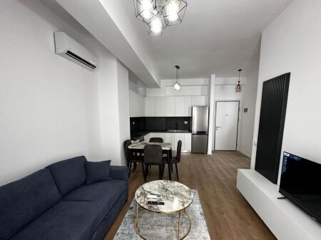 Shes apartament 1+1 te arreduar totalisht ne Rezidencen Kaimi!