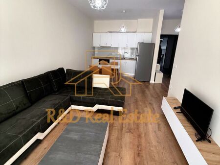  Jepet me qira apartament 1+1 – Rruga “5 Maj”, Rezidenca Tirana Uptown