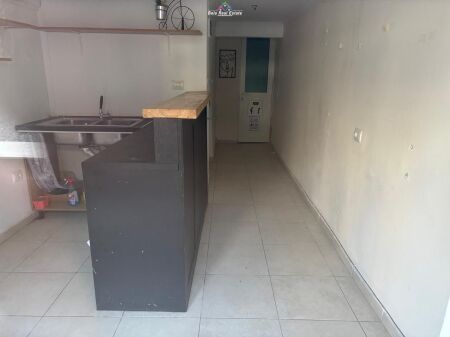 Negozio In Affitto Vicino Alla Ex Esposizione ( ID BD21808) Tirana