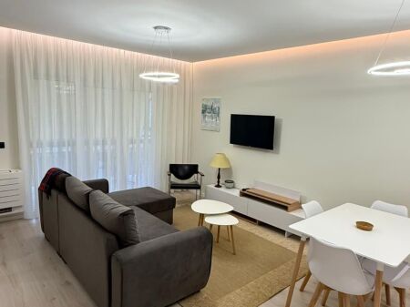  Apartament 1+1 me Qira – Zona e Liceut (pranë RTSH-së) 