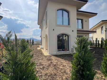 Luxury villa for rent in TEG!