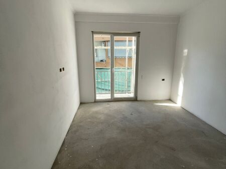IN VENDITA APPARTAMENTO 2+1 KAMEZ 8.290.000 LEKE