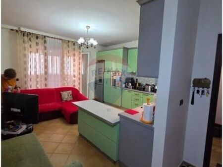 Shitet Apartament 1+1 | Komuna e Parisit, Kika 1