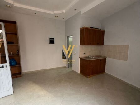BUSINESS PREMISES 40 M2 FOR RENT AT THE PROSECUTOR'S OFFICE 39,000 LEKE