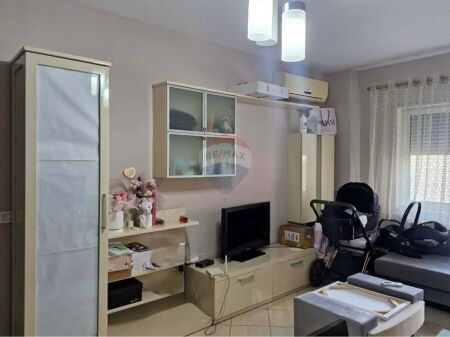 Apartament 1+1 per qira tek 21 Dhjetori