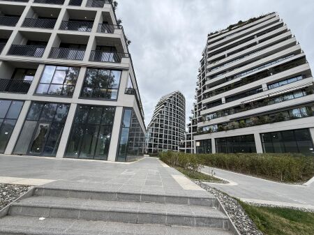LOCALE COMMERCIALE IN AFFITTO PIANO 0 – Lake View Residence