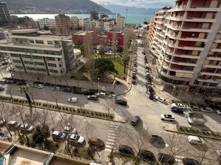 Apartament 1+1 me Qera Afatgjatë - prane Universitetit Ismail Qemali, Vlorë
