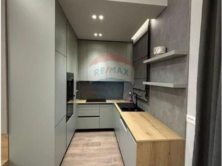 Luxurious apartment for rent+parking