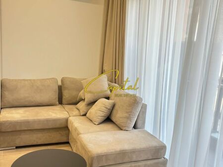 APARTAMENT ME QIRA 65 M2 MYSLYM SHYRI 80.000 LEKE
