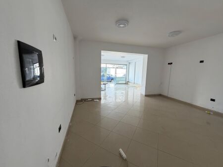 Shitet ambjent biznesi durres
