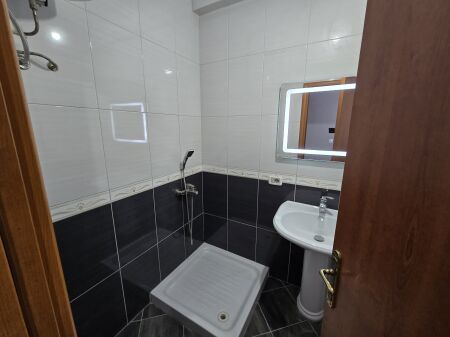 Appartamento 2+1+2 in vendita Eleonora (Komuna Parisit)