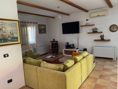 Vendesi Hotel a 3 piani a Shkallnur Durres