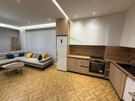Qera, Apartament 1+1+Post Parkimi, Urban Gate