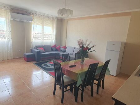 Apartament me qera