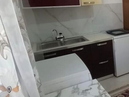 STUDIO APARTMENT 220 EURO.TRAIN STATION.