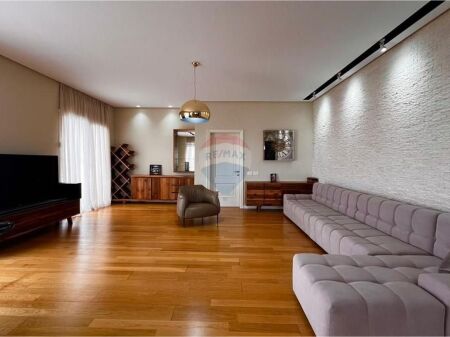 Apartament 2+1+2 Kopshti Botanik