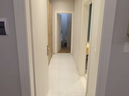 Jepet Apartament me Qira 1+1 në Astir tek rrethrrotullimi