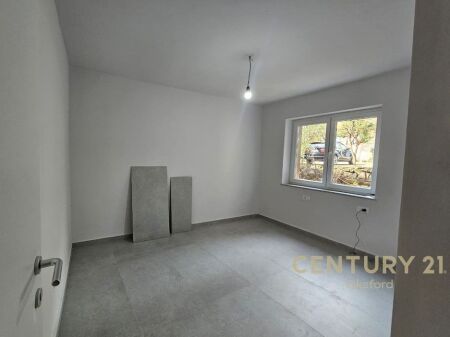 SERVICE UNIT FOR RENT AT THE NEW MATERNITY