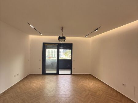 Ufficio in Affitto 3+1 ad Astir (ID BZ2721) Tirana