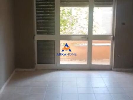 SI AFFITTA AMBIENTE 2+1+ BALCONE " VIA KAVAJES " 800 EURO