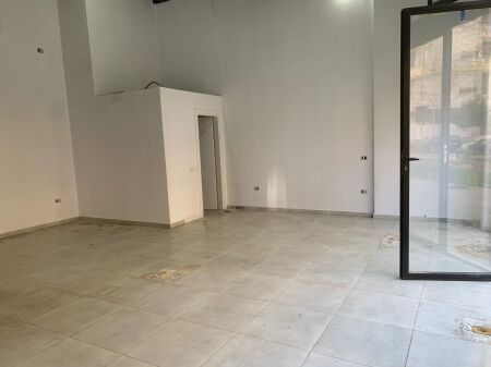 Locale Commerciale in Affitto ad Astir !