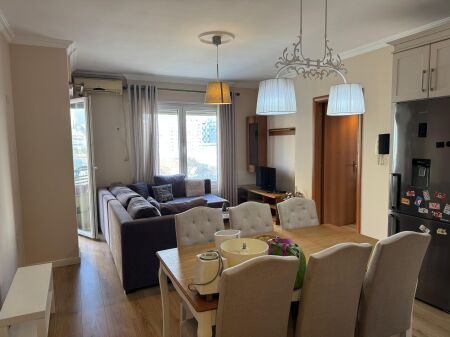 Apartament 1+1 me qira prane Kompleksit Delijorgji