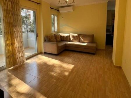 Shitet, Apartament 2+1, Fresk, Tirane