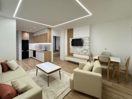  Shitet Apartament 1+1 – Fortuzi