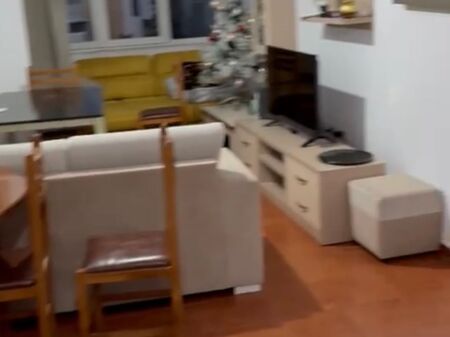 1+1,i mobiluar kat 6 pa ashensore,vasil shanto,600 euro i diskutueshem