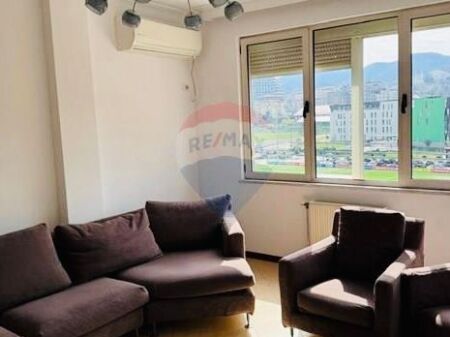 Ufficio in affitto Via dei Kosovari