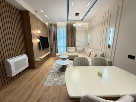 Qira, Apartament 1+1+Post parkimi, prane Air Albania,Tirane..