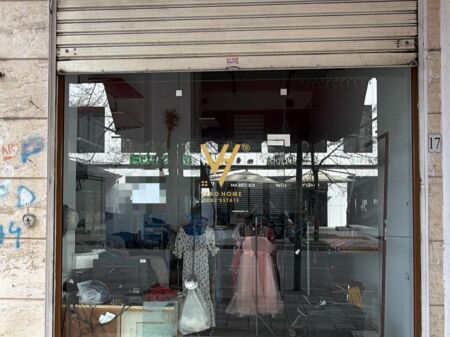 AFFITTASI NEGOZIO 40 M2 VICINO A SQUARE 21 80.000 LEKE