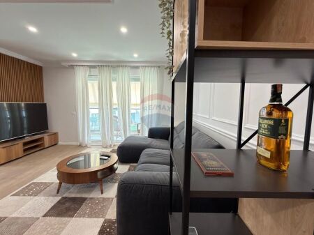 Appartamento / In Vendita / Complesso Contatto, Tirana