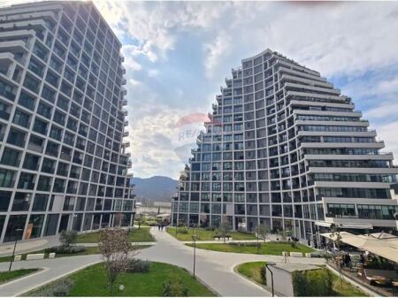 Negozio in affitto a Lake View con vista sul lago!