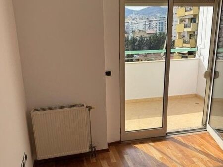 UFFICIO IN AFFITTO IN VIA KOSOVAREVE, COMPLESSO DINAMO