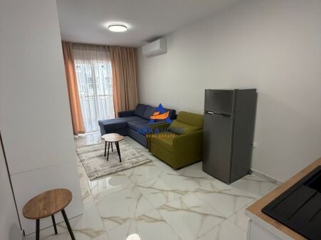 JEPET ME QERA APARTAMENT "TEK AURA,LAPRAKE" 420 EURO