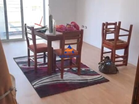 VENDESI APPARTAMENTO 1+1+VERANDA "RRUGA E THESARIT PRANE SHKOLLES 17 NENTORI" 110.000 EURO (TRATTABILE)