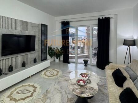 Qera, Apartament 1+1+ Post Parkimi , Zogu i Zi, Tiranë