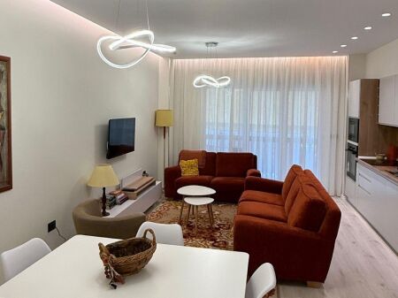  Apartament 1+1 me Qira – Zona e Liceut (pranë RTSH-së)