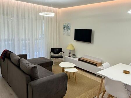  Apartament 1+1 me Qira – Zona e Liceut (pranë RTSH-së) 