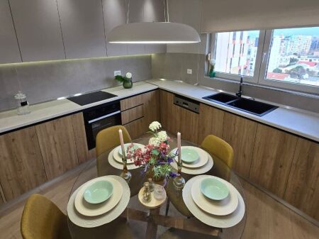  Shitet Apartament 2+1+2 tek Zogu i Zi