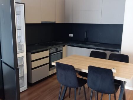 Jepet me qera Apartamenti 2+1+2, rruga 5 Maj prane Concord Center ( Kompleksi Inerti)  600 mije leke  