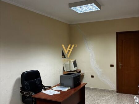 BUSINESS PREMISES FOR SALE 25 M2 AT 21 DHJETORI 75,000 EURO
