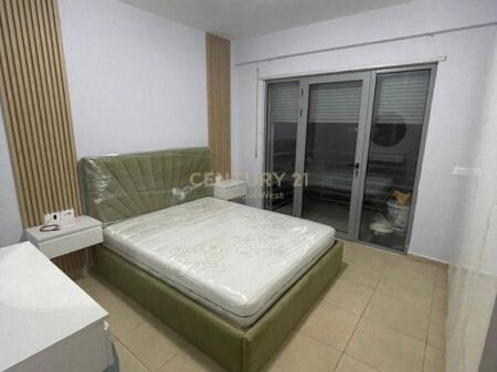 Apartament 1+1 me Qira, Rruga 5 Maji, Concord Center