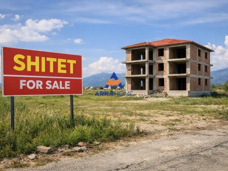 VENDITA DI COSTRUZIONE+TERRENO "A YZBERISHT" 210.000 EURO