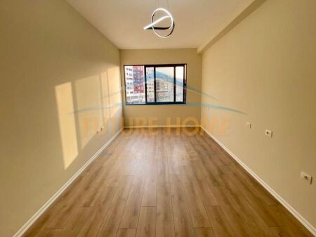  Nuovo Anello, Viale Migjeni – Vendesi 2+1 con Atto di Proprietà & Facciata Ventilata! 