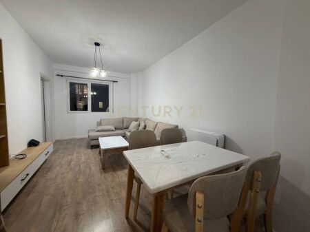 LAPRAKE, APARTAMENT 1+1 PER QIRA