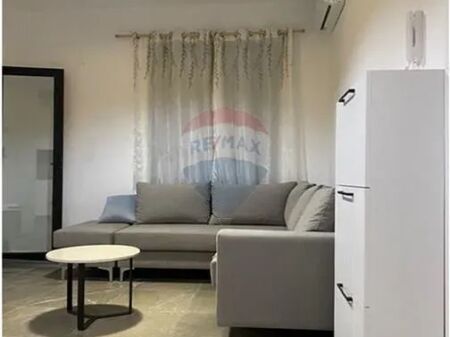 Jepet me qira apartament 1+1 mbrapa Casa Italia