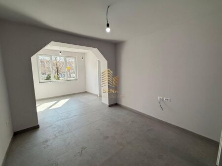 Qira, Ambient Biznesi, përballë Maternitetit të Ri, 1200 Euro/muaj Neto