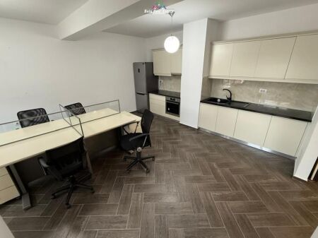 Ufficio in affitto presso Myslym Shyri (ID BZ2539) Tirana.